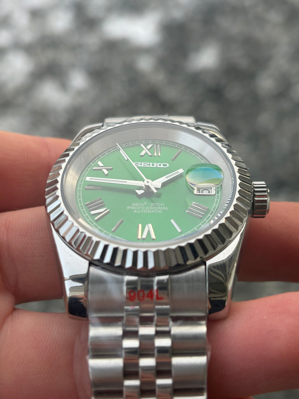 Seikojust - Green Roman