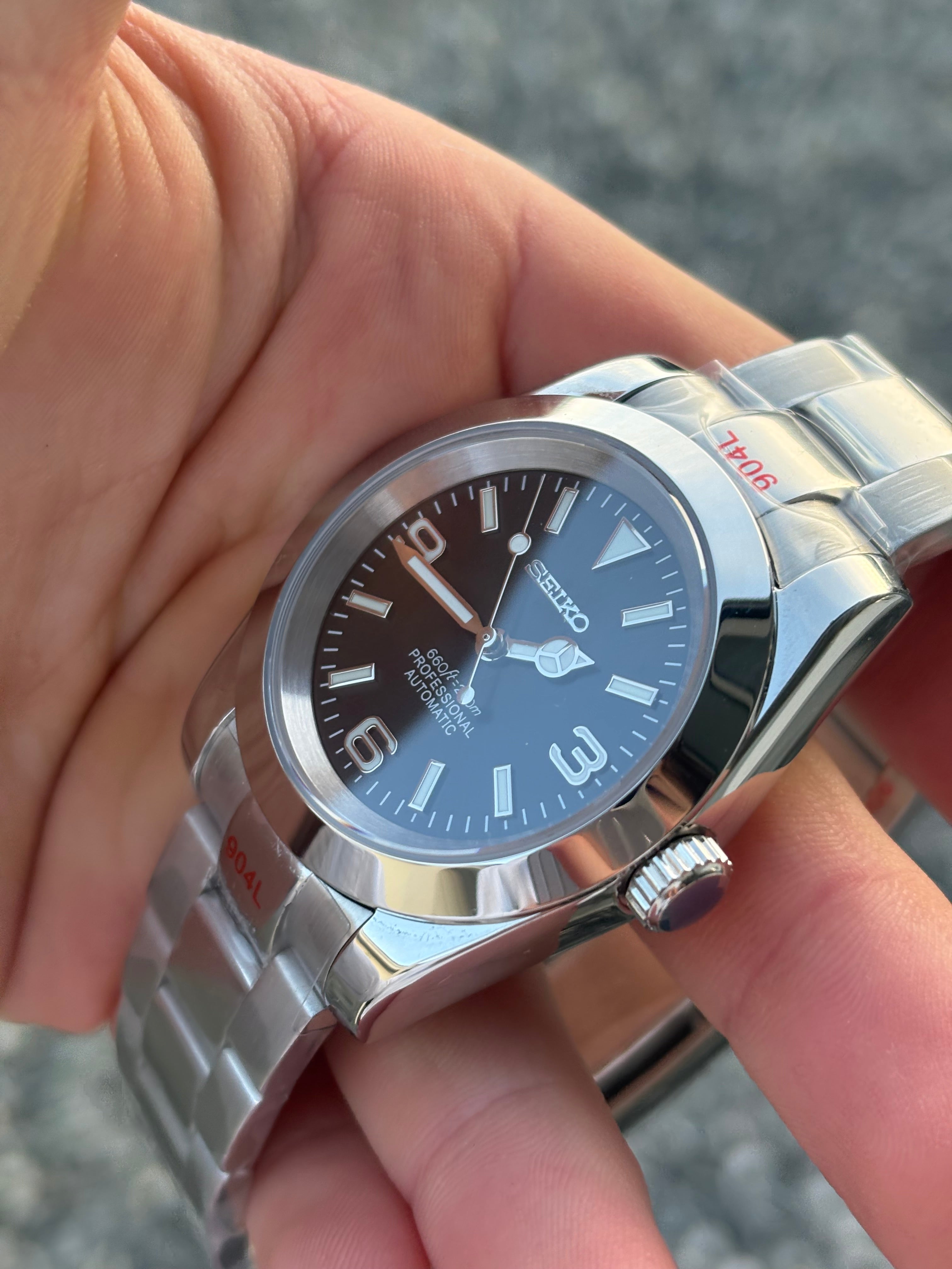 Oyster - Explorer Black