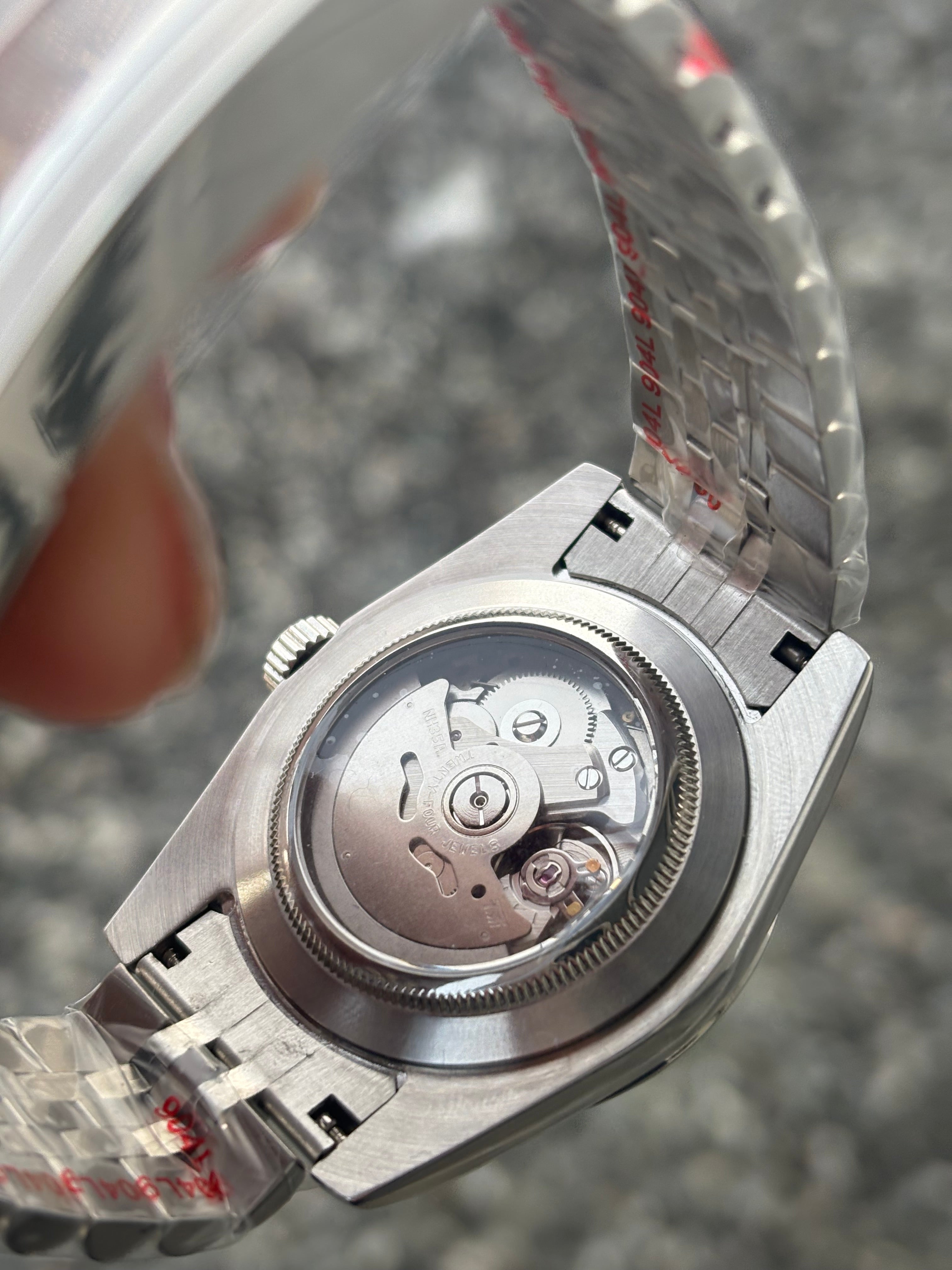 Seikojust - Green Roman