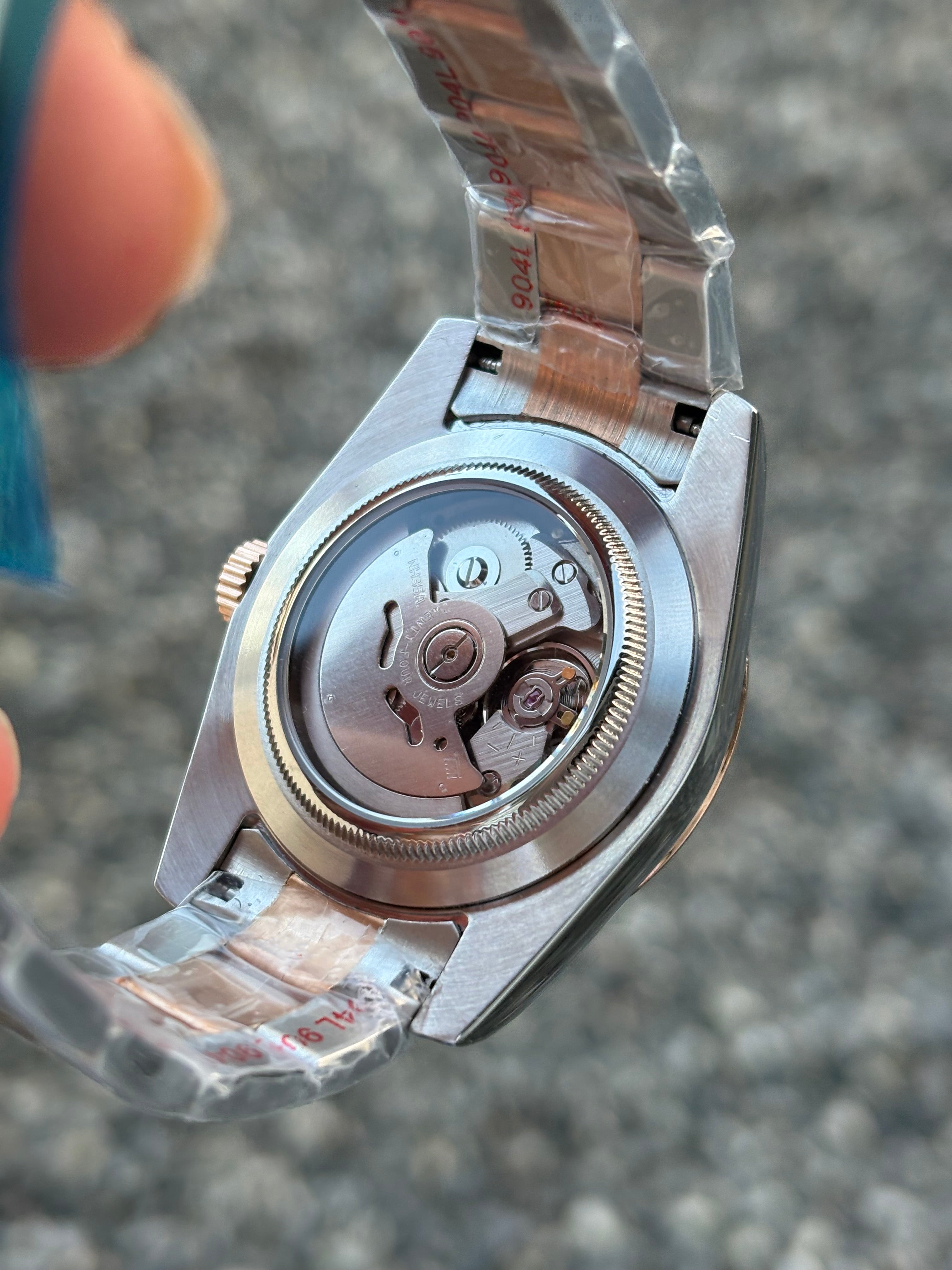 Seikojust - Duotone Rosegold Roman