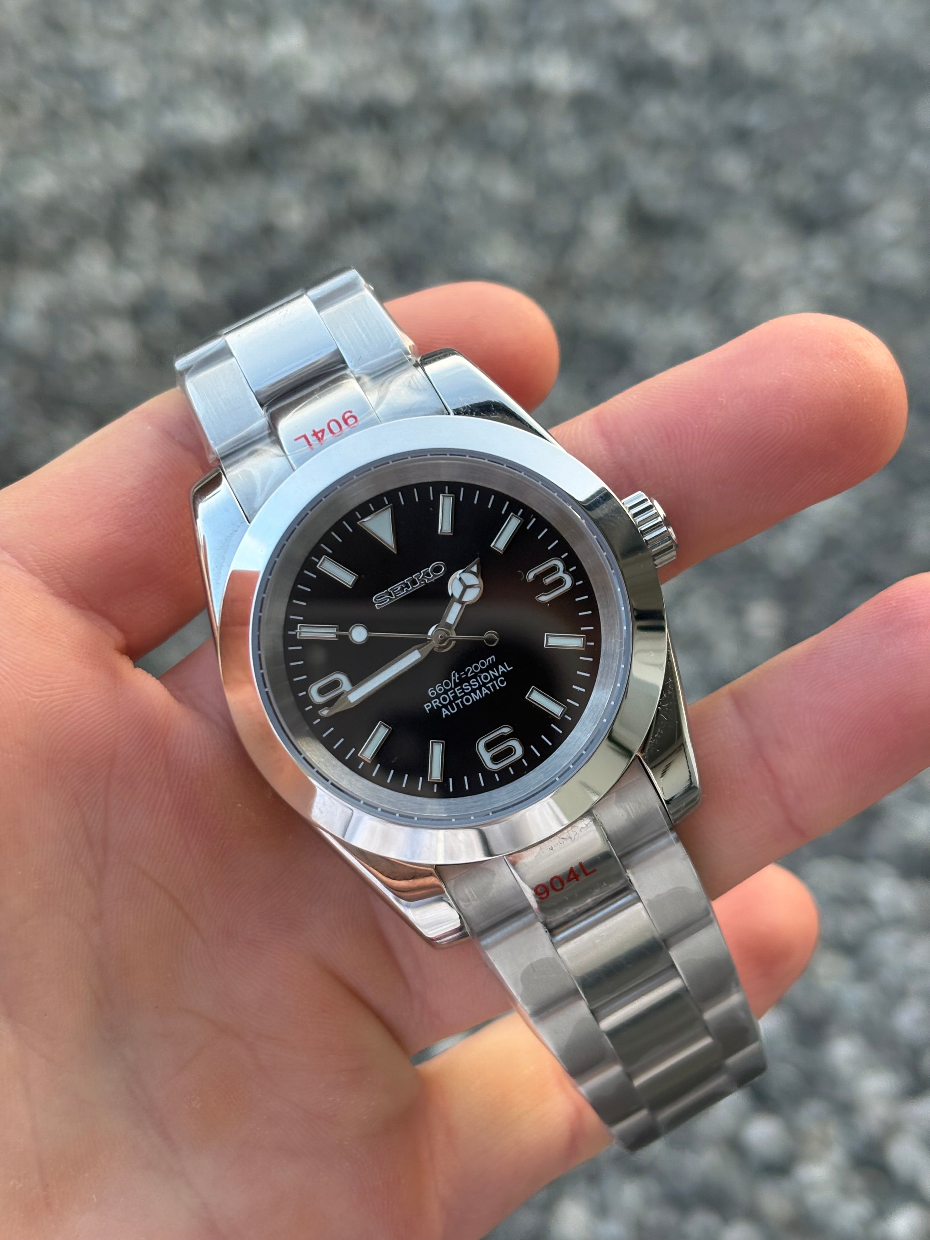 Oyster - Explorer Black