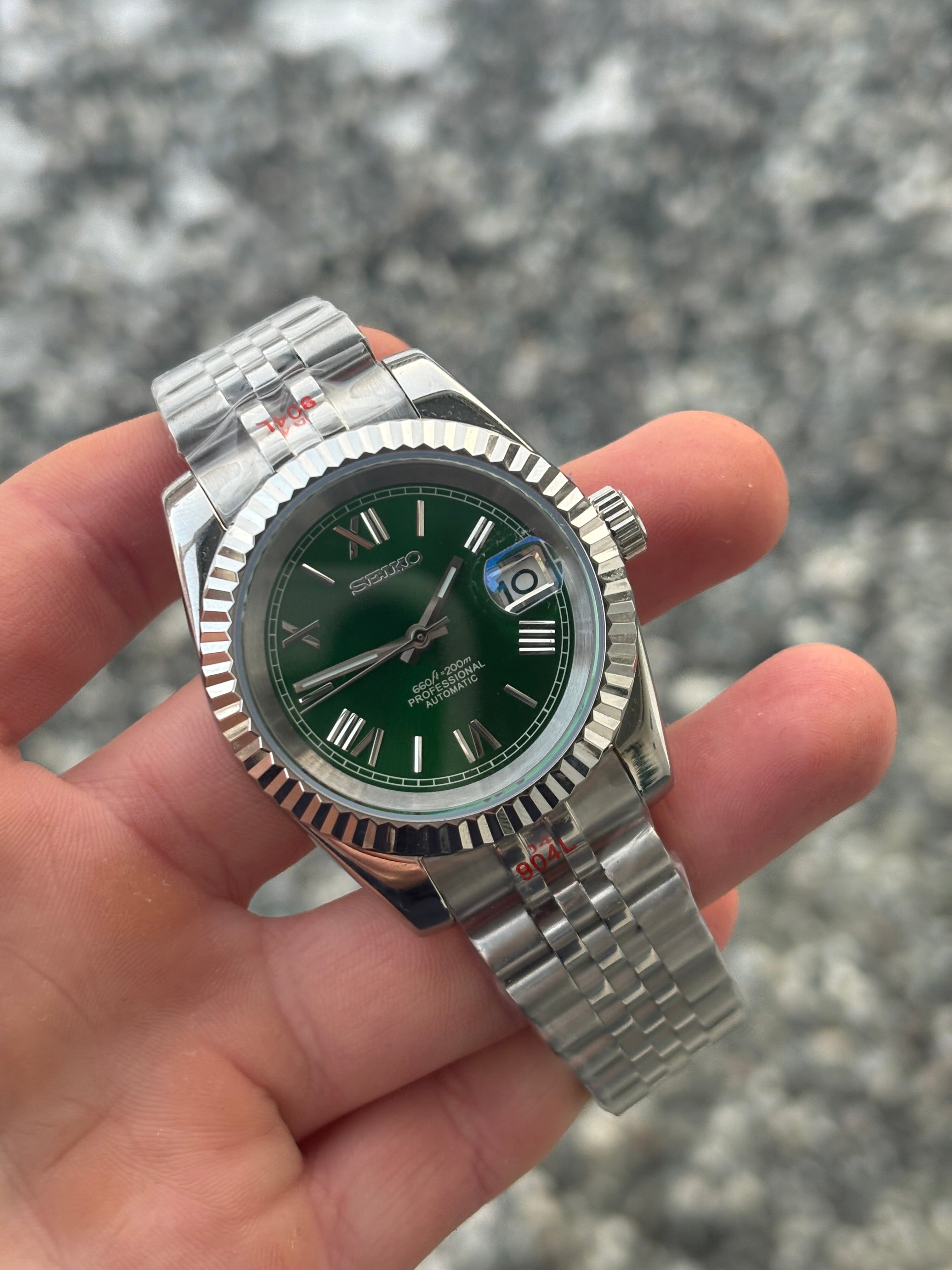 Seikojust - Green Roman